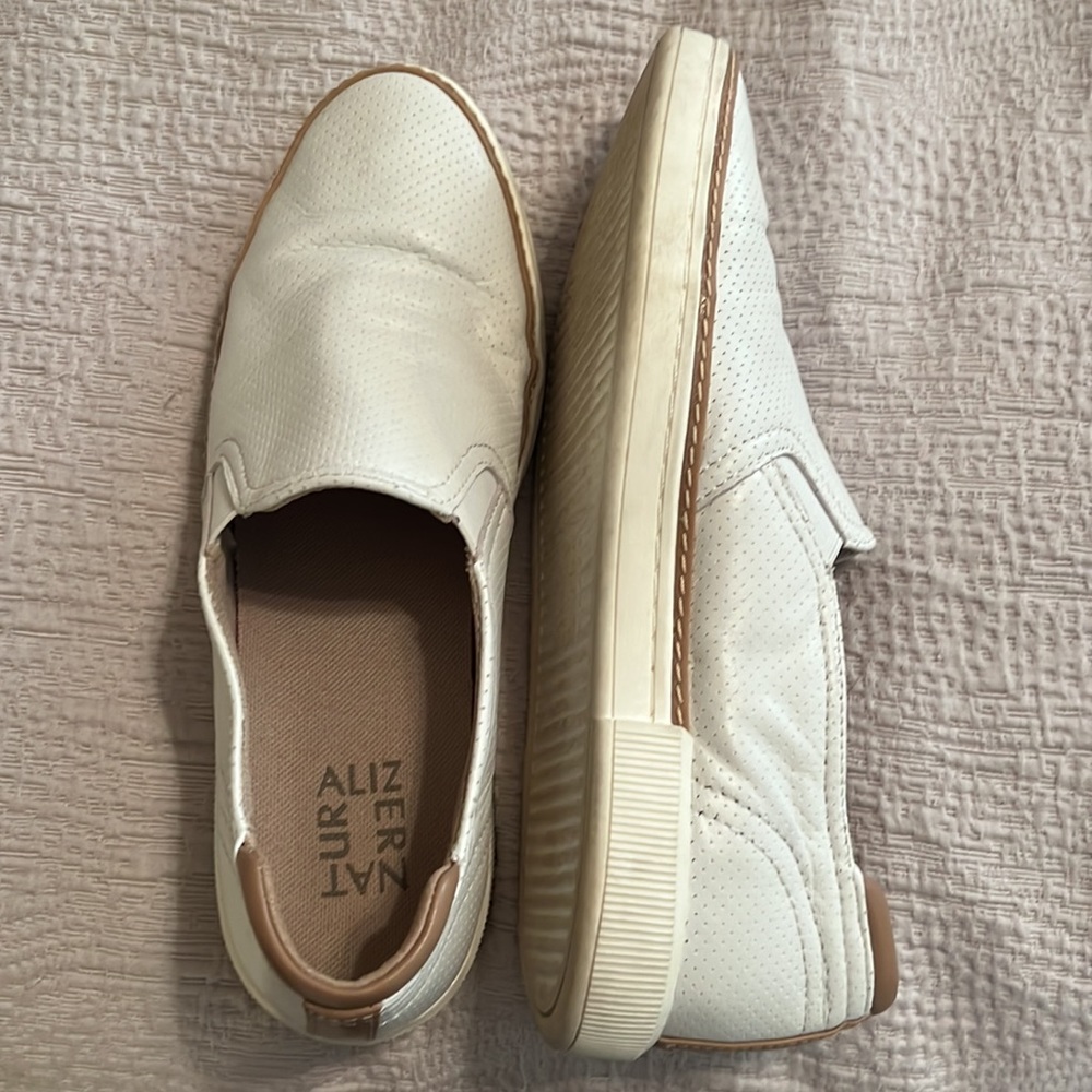 Naturalizer white leather boat shoes